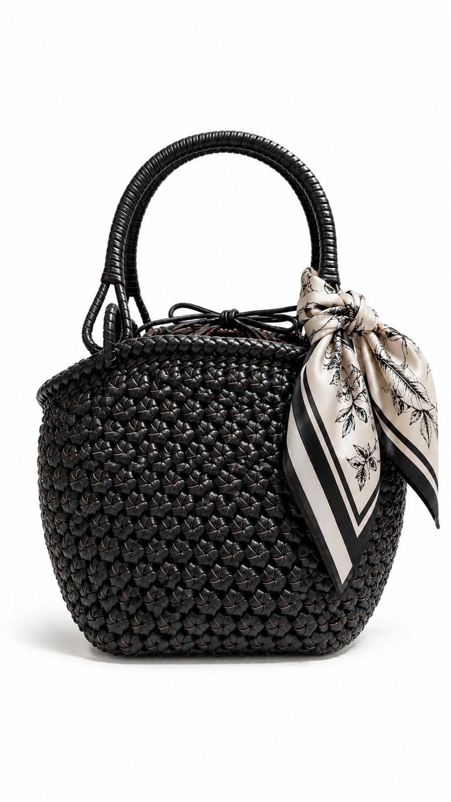 Bolso Trastevere cesta de piel lavada trenzada con pañuelo de seda, Azul Celeste Milano color Negro