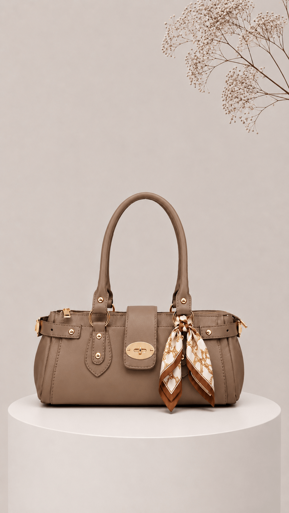 Bolso Noa en piel color taupe con herrajes dorados